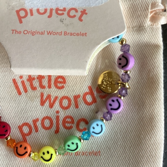 Be You Smiley Bracelet - Picture 3 of 3